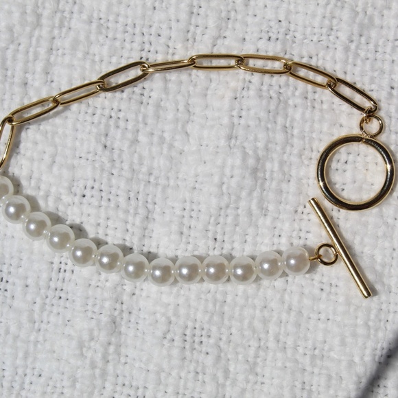 Gold Paper Clip and Pearl OT Toggle Bracelet - Picture 2 of 8